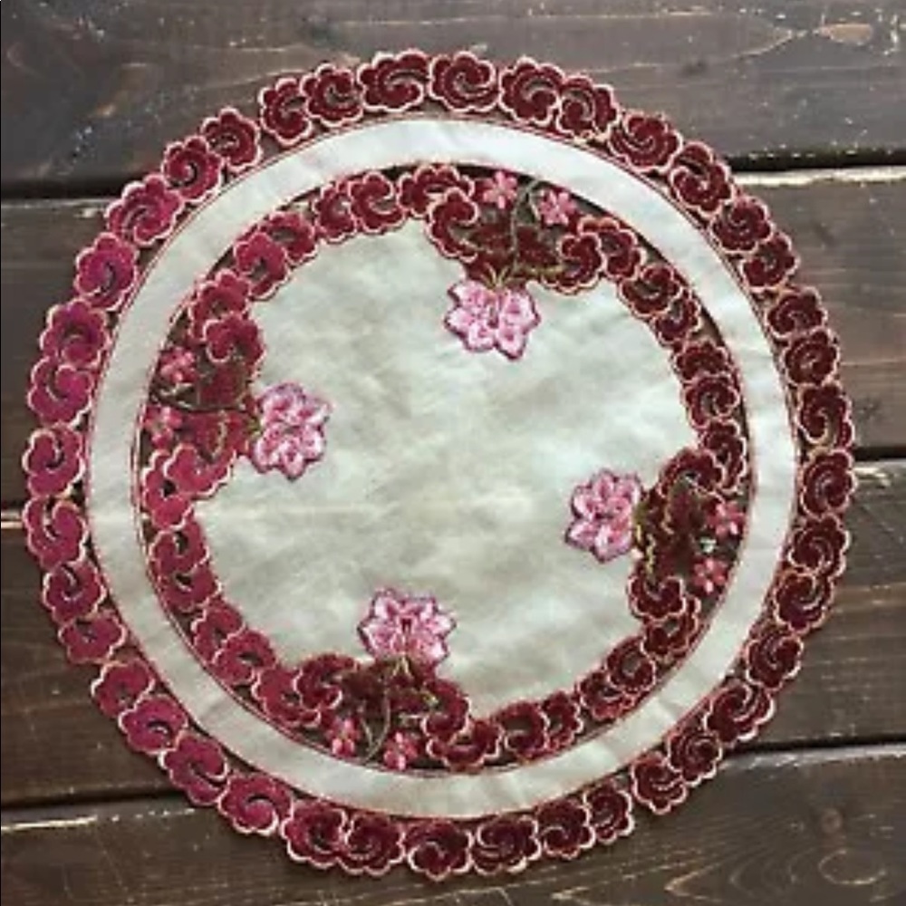 New Round Embroidered Floral Doily Magenta Beige Pansies Table Linen